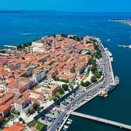 Modern In With Three Bedrooms And Balcony - Ta Leut Agency Zadar