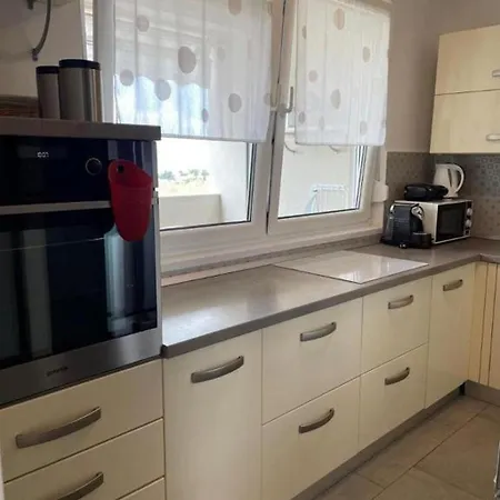 Lägenhet Modern In With Three Bedrooms And Balcony - Ta Leut Agency