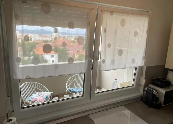 Appartement Modern In With Three Bedrooms And Balcony - Ta Leut Agency *