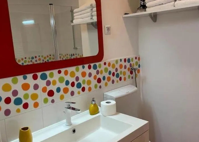 Appartement Modern In With Three Bedrooms And Balcony - Ta Leut Agency *