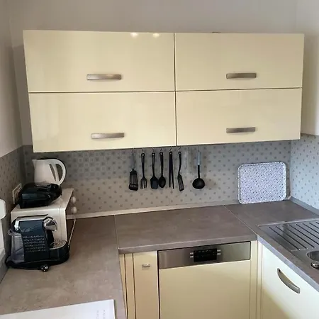 Modern In With Three Bedrooms And Balcony - Ta Leut Agency * Задар