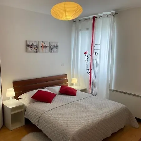 Appartamento Modern In With Three Bedrooms And Balcony - Ta Leut Agency Zara