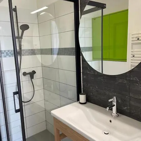 Apartment Modern In With Three Bedrooms And Balcony - Ta Leut Agency *