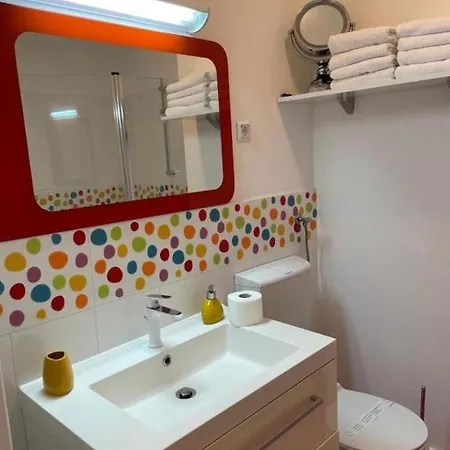 Apartment Modern In With Three Bedrooms And Balcony - Ta Leut Agency *