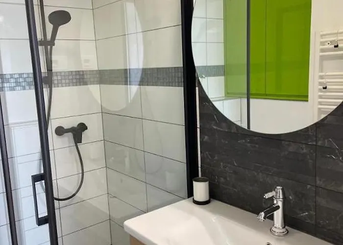 Apartman Modern In With Three Bedrooms And Balcony - Ta Leut Agency *